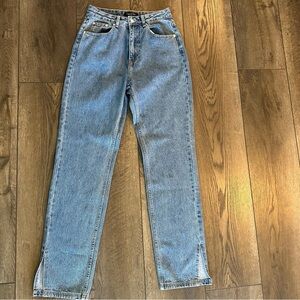 White Fox Boutique Be Cool Straight Leg 90’s Jean Pants size Medium NWT